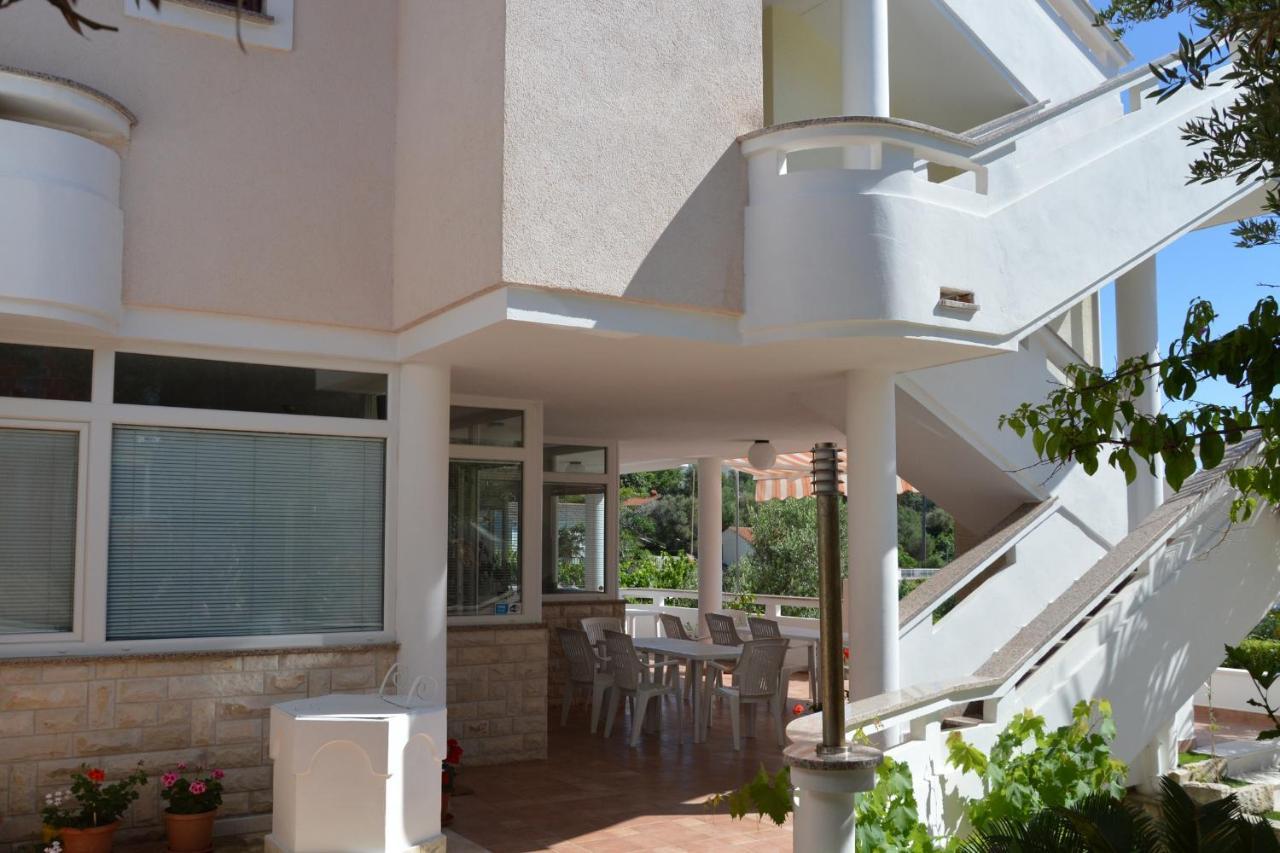 Apartments And Rooms By The Sea Jakisnica, Pag - 4160 Lun  Dış mekan fotoğraf