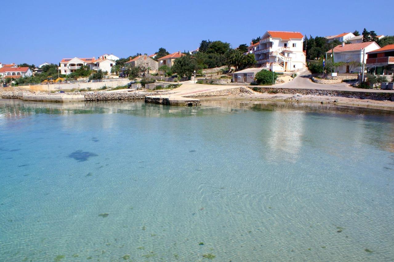 Apartments And Rooms By The Sea Jakisnica, Pag - 4160 Lun  Dış mekan fotoğraf