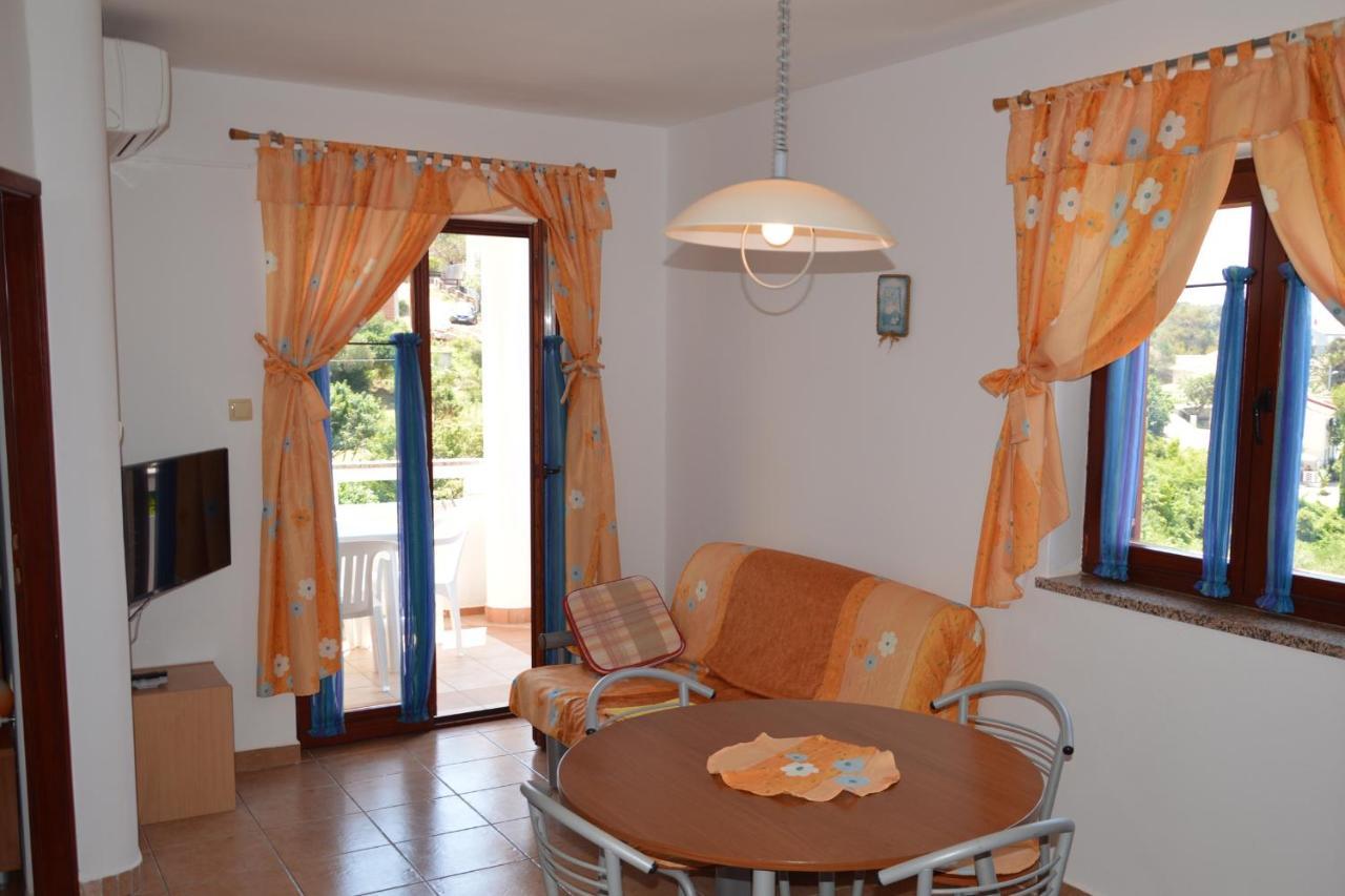 Apartments And Rooms By The Sea Jakisnica, Pag - 4160 Lun  Dış mekan fotoğraf