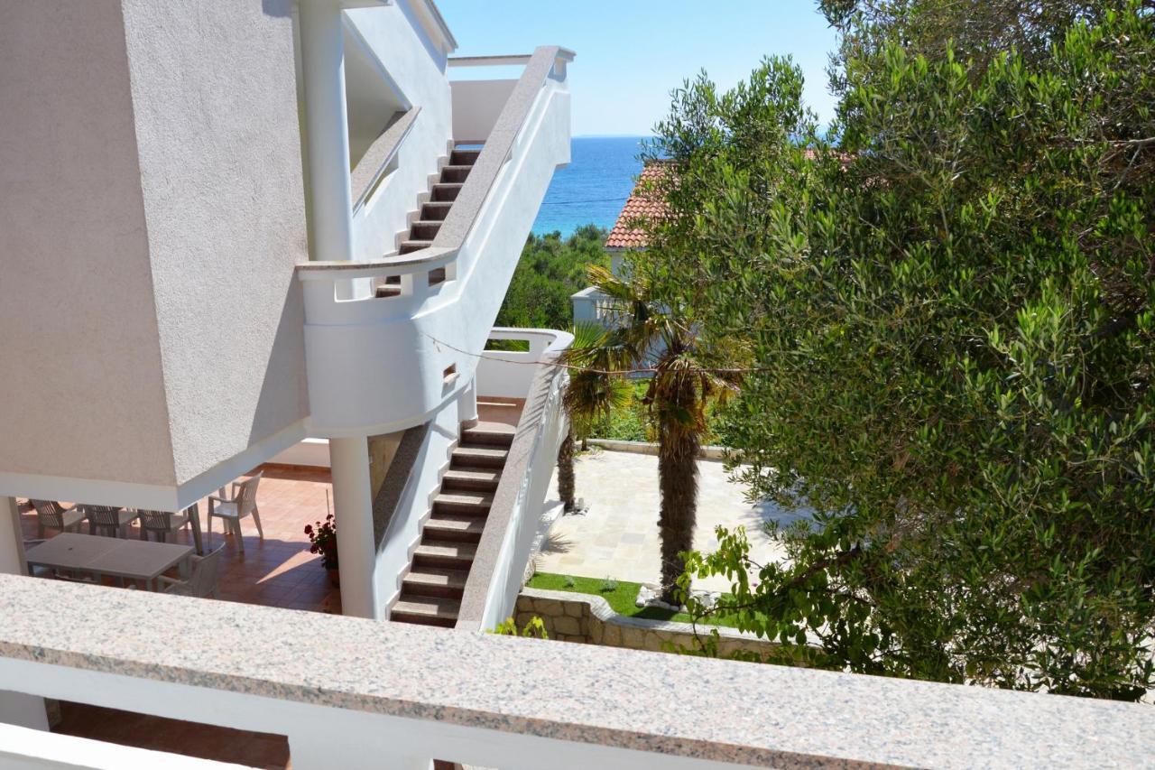 Apartments And Rooms By The Sea Jakisnica, Pag - 4160 Lun  Dış mekan fotoğraf