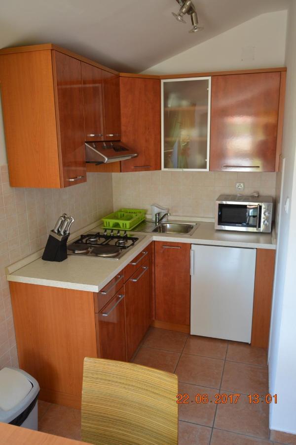 Apartments And Rooms By The Sea Jakisnica, Pag - 4160 Lun  Dış mekan fotoğraf