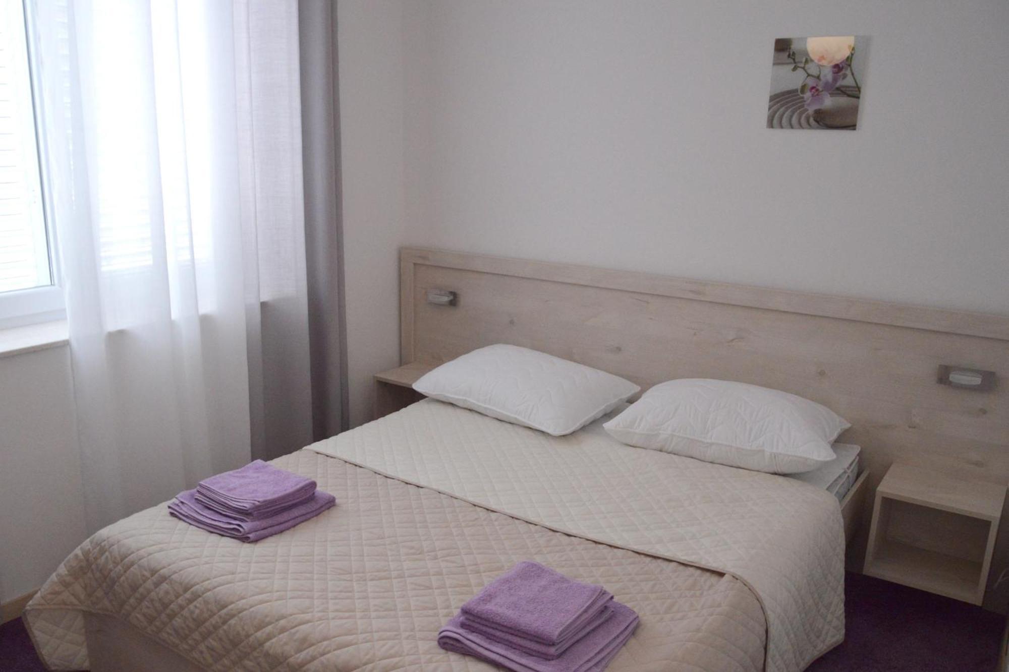 Apartments And Rooms By The Sea Jakisnica, Pag - 4160 Lun  Dış mekan fotoğraf