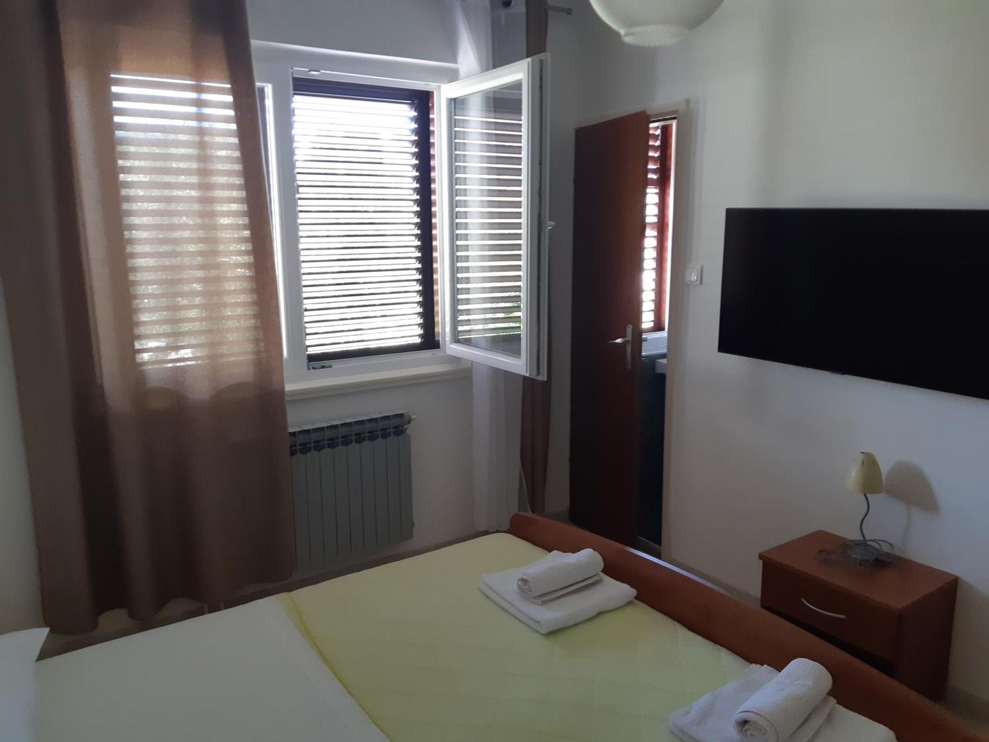 Apartments And Rooms By The Sea Jakisnica, Pag - 4160 Lun  Oda fotoğraf