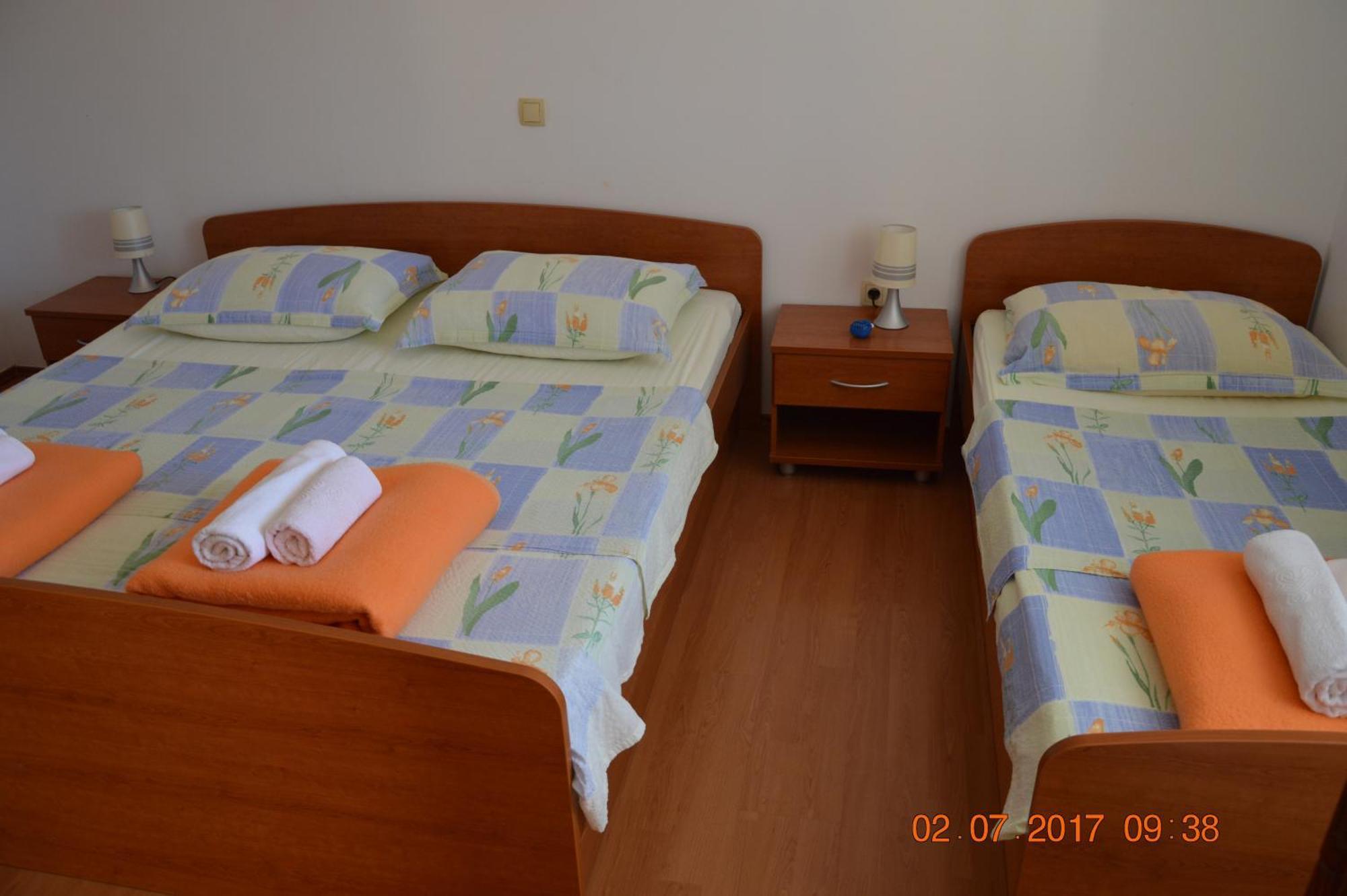 Apartments And Rooms By The Sea Jakisnica, Pag - 4160 Lun  Oda fotoğraf
