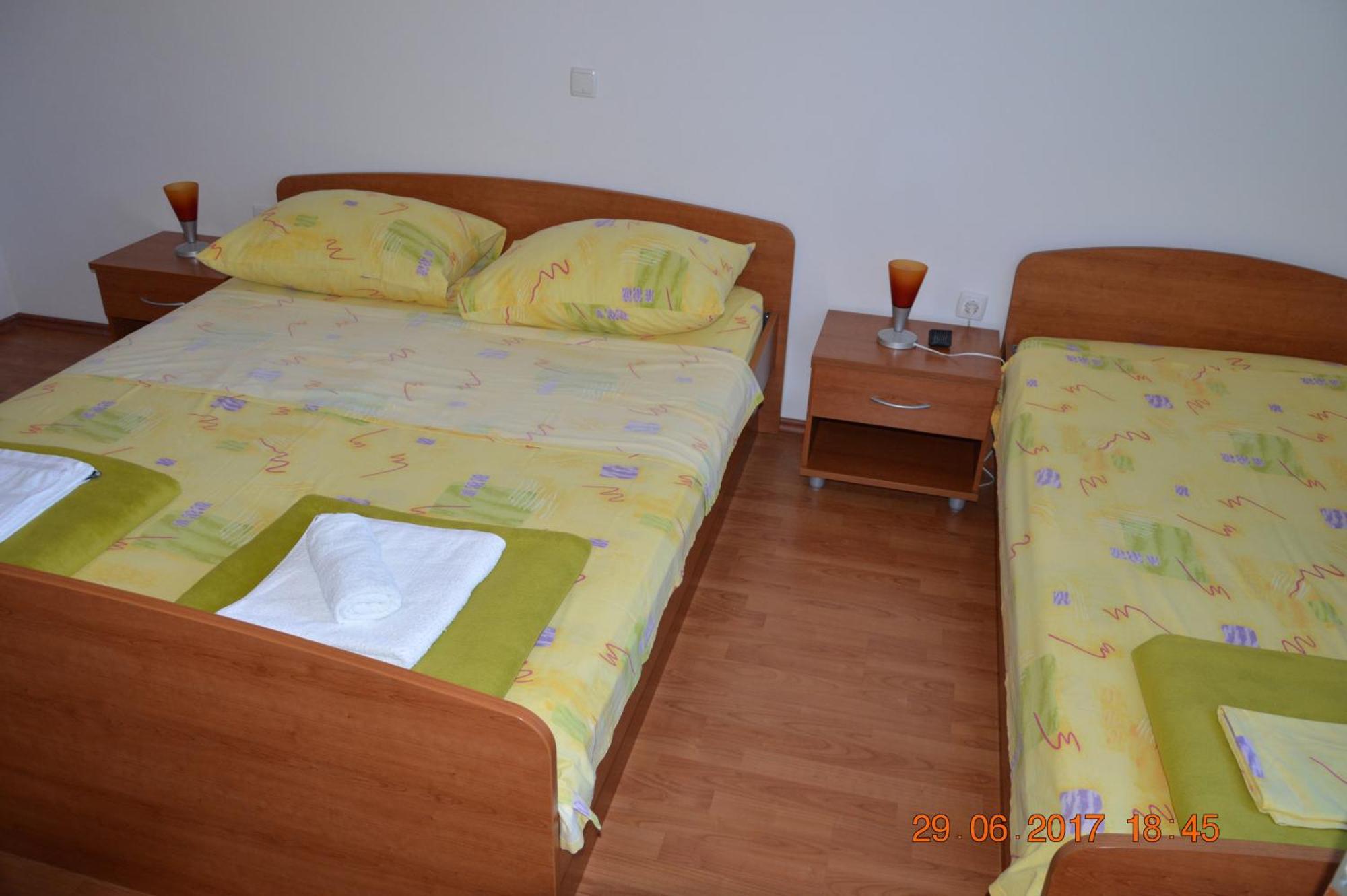 Apartments And Rooms By The Sea Jakisnica, Pag - 4160 Lun  Oda fotoğraf